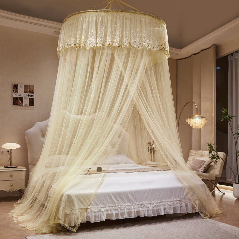 Ciel de Lit Jaune Pastel | Satin Doré