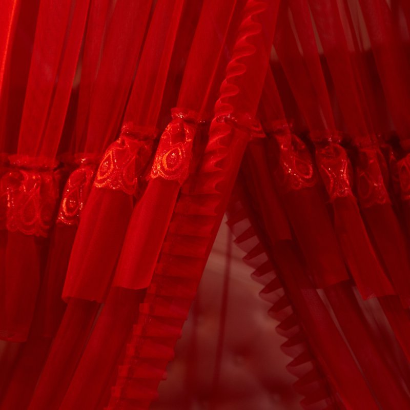 Ciel de Lit Rouge | Élégance Écarlate